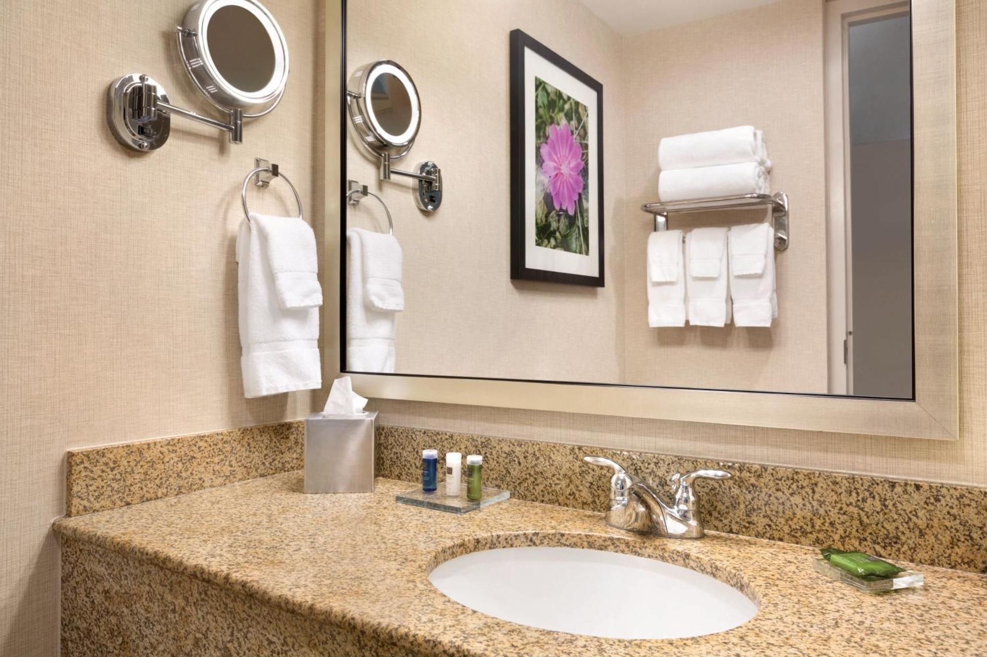 Delta Hotels By Marriott Helena Colonial Εξωτερικό φωτογραφία